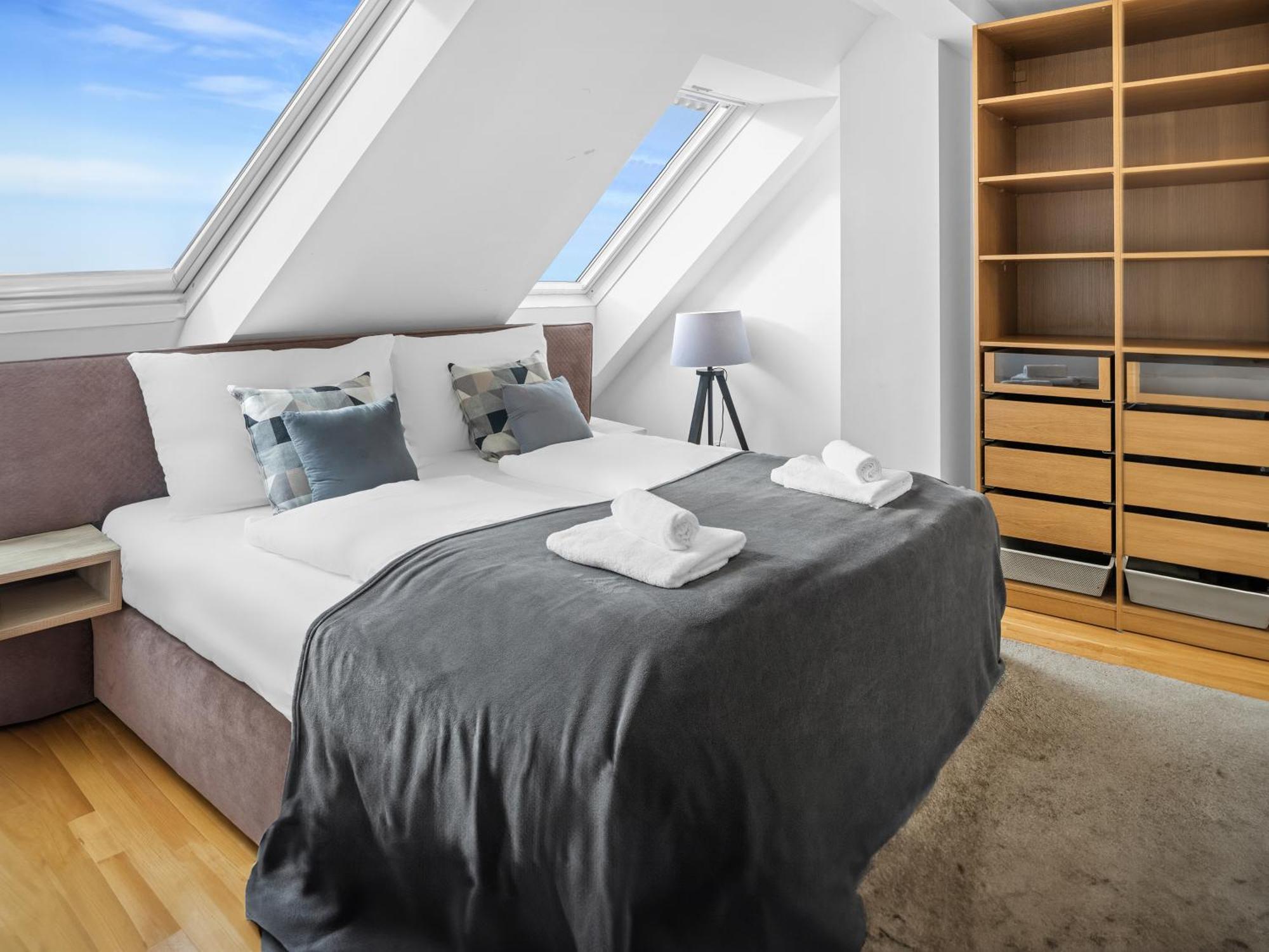 Sky9 Penthouse Apartments Вена Экстерьер фото